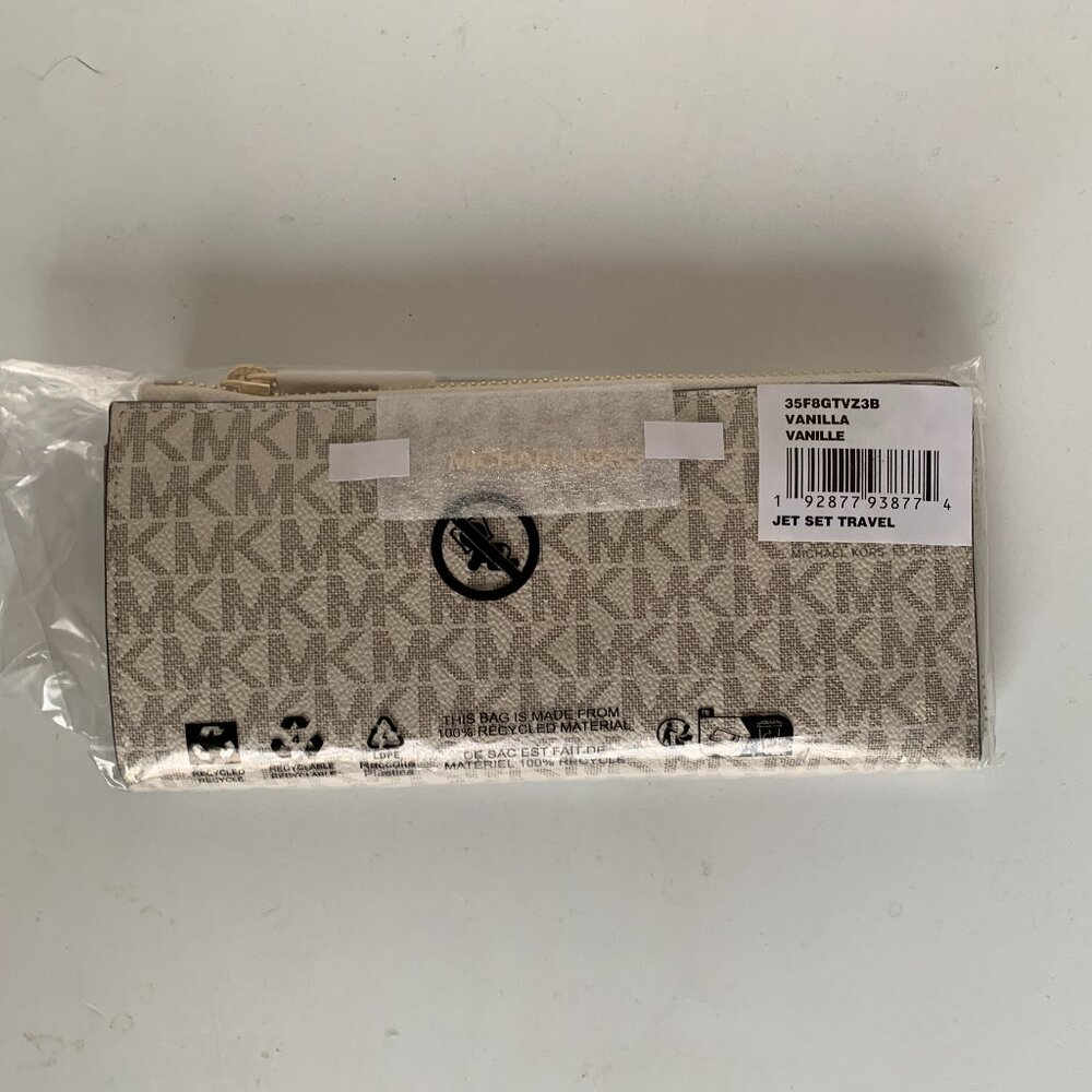 Jet Set Travel Large Leather Quarter-Zip Wallet